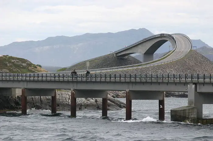 10 Roads To Drive Before You Die 4 Ernst Vikne/wikimedia