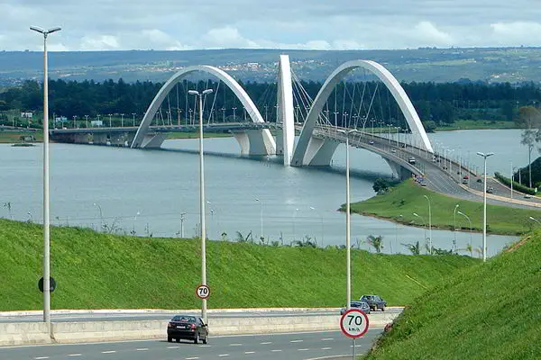 15 Most Stunning Bridges You Will Ever See in the World 21 Mariordo/wikipedia
