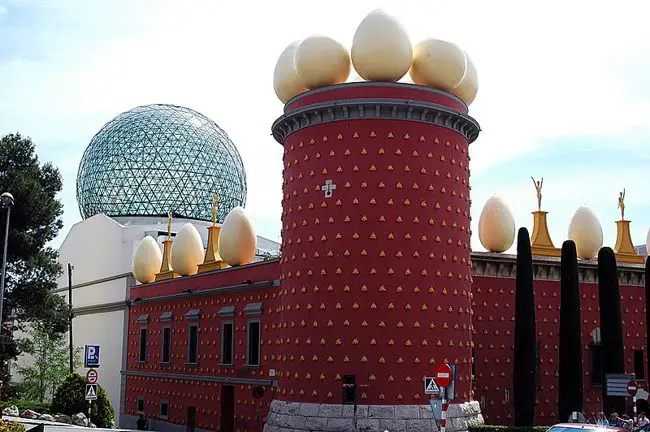 THE 10 WORLD'S STRANGEST AND FUNNIEST BUILDINGS 6 The Torre Galatea