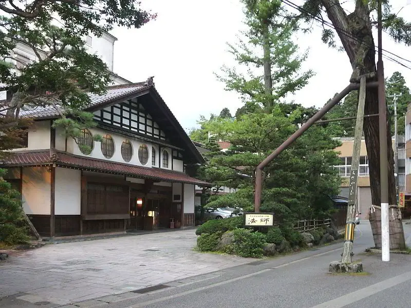 Most Japanese schools do not employ janitors or custodians